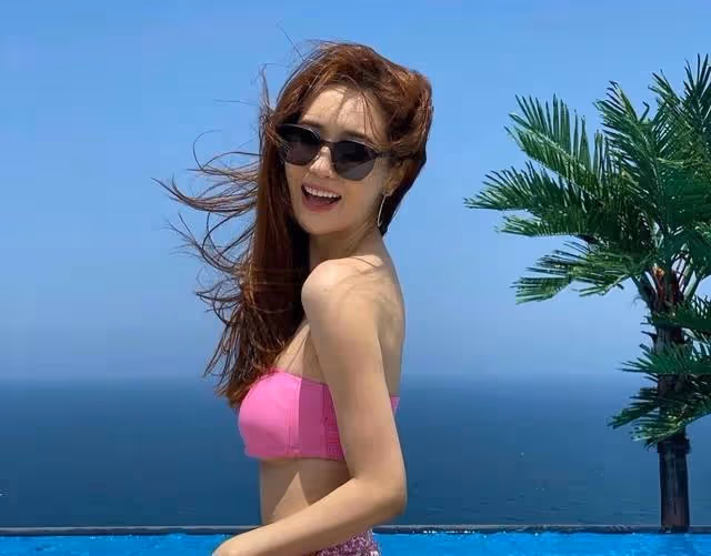 李多海近照又變臉,臉變大像中年女人,曾是李易峰深愛的前女友