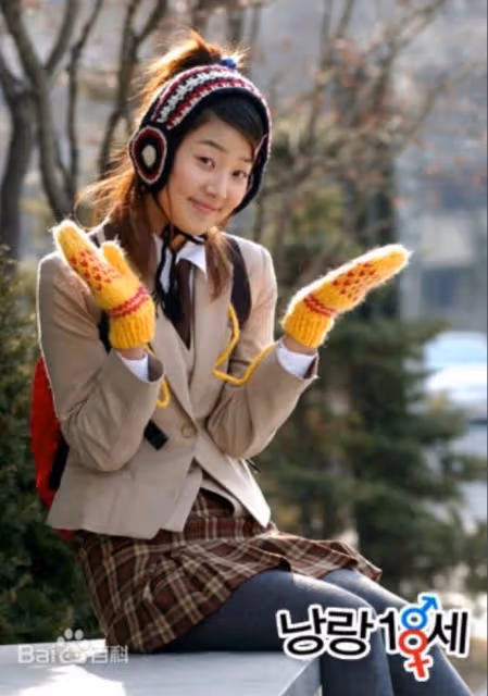 孫藝珍結婚韓智慧曬照,嫁入豪門10年婚姻幸福,生女後依然青春