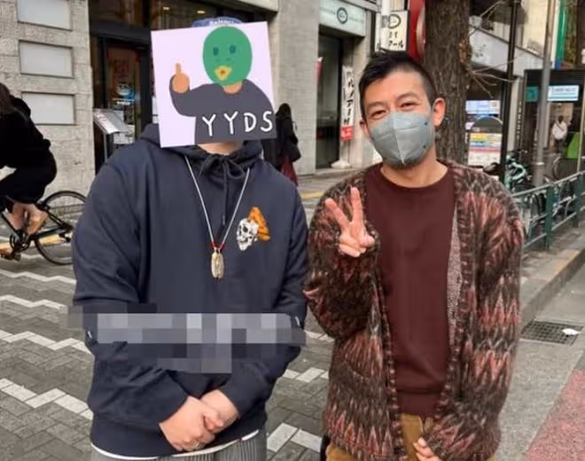 陳冠希全家赴日本度假,秦舒培幫粉絲拍照太友善,徐濠縈也在當地