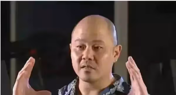 港片里的肌肉型演員，合作過劉德華等很多明星，已17年不見蹤影