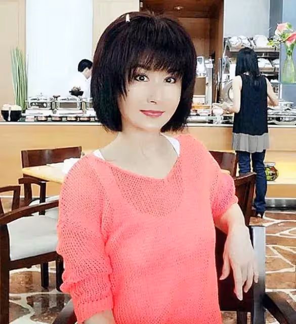 單身40年!奶奶級女星「逆天凍齡比劉曉慶美」淡出10年「74歲還像少女」:心態是重點
