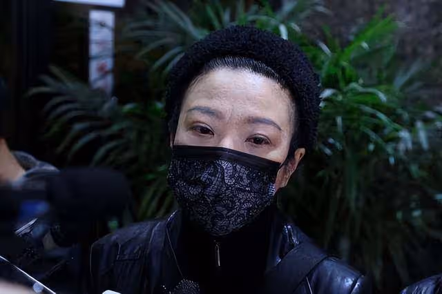TVB老戲骨靈堂送別丈夫，因其生前感染新冠，故親友無法瞻仰儀容