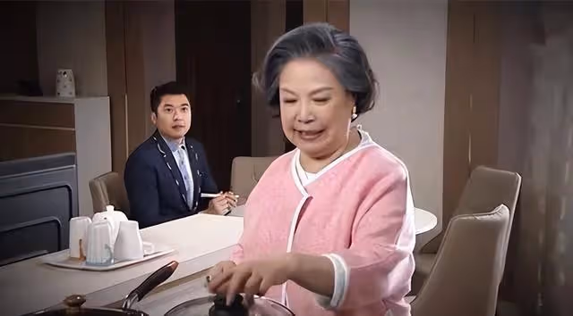 TVB老戲骨靈堂送別丈夫，因其生前感染新冠，故親友無法瞻仰儀容