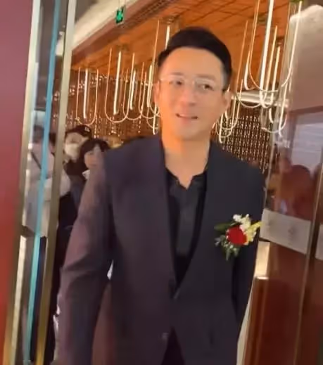 狠人!大S具俊曄婚前協議曝光,財產歸倆娃,他負責養家孝敬老人