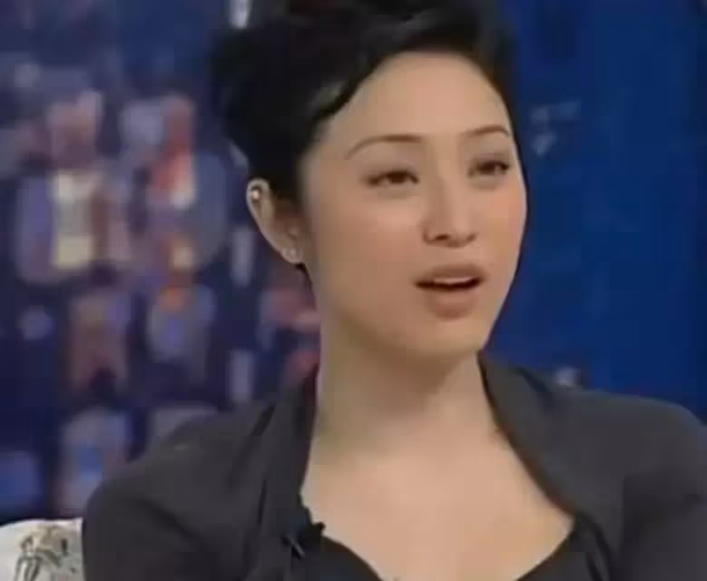 她錯愛倪震、許晉亨,慘遭假富豪騙走2.8億,萬年不變的是短發