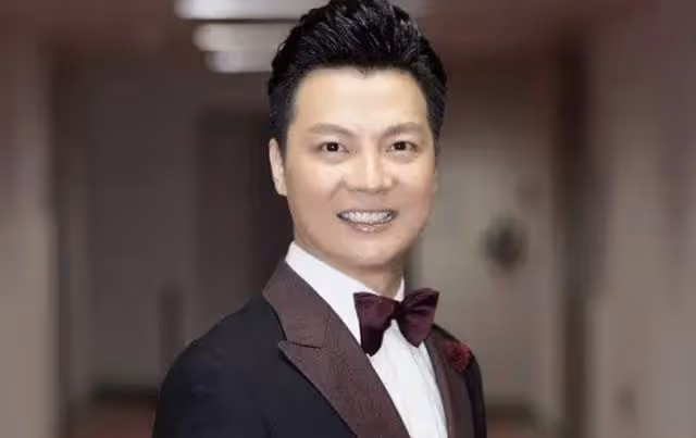 央視主持任魯豫二胎生了!妻子高齡產子,八十歲老母喝酒為其加油