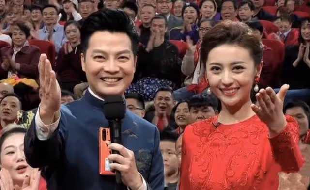 央視主持任魯豫二胎生了!妻子高齡產子,八十歲老母喝酒為其加油