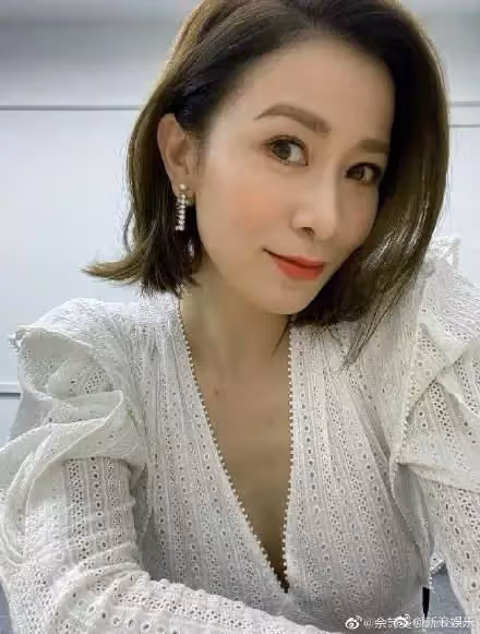 演藝圈喜事連連!46歲佘詩曼傳「高壯男天天接送」佘媽也大讚