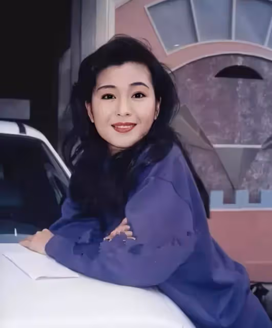 她，20歲出道，21歲喪夫，交往過30任男友，30歲再婚無視老公外面有紅顏：終於活成自己想要的樣子