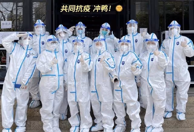 女網紅化濃妝做防疫志願者，被罵後曬六張圖回應，照片細節獲贊