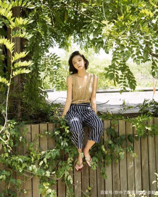 打破你的想像,演技派可愛女星金多美當模特時原來可以這麼美!