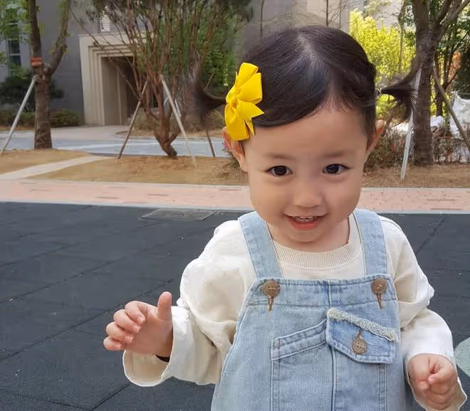 超有戲小女娃甜美天使臉蛋爆紅,曾出演韓劇近照變短髮美少女萌翻