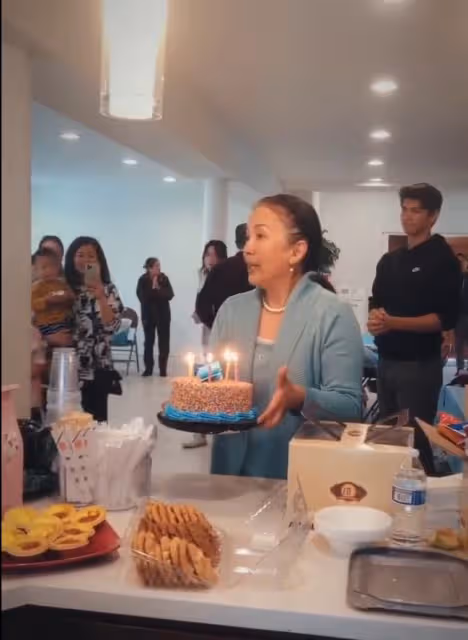 呂麗萍在美國慶祝62歲生日!三婚丈夫深情獻花,家中豪宅內景曝光