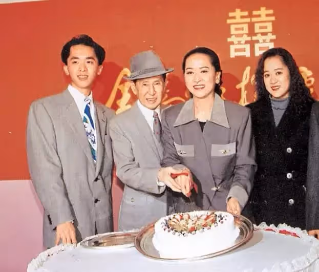 鄧兆尊表面上是香港龍套,實際坐擁幾十億,同時給三個女友發工資
