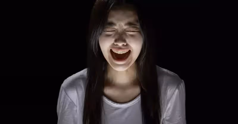 前女友潑新郎綠漆：兩個月讓你準備99萬彩禮，你卻娶別人
