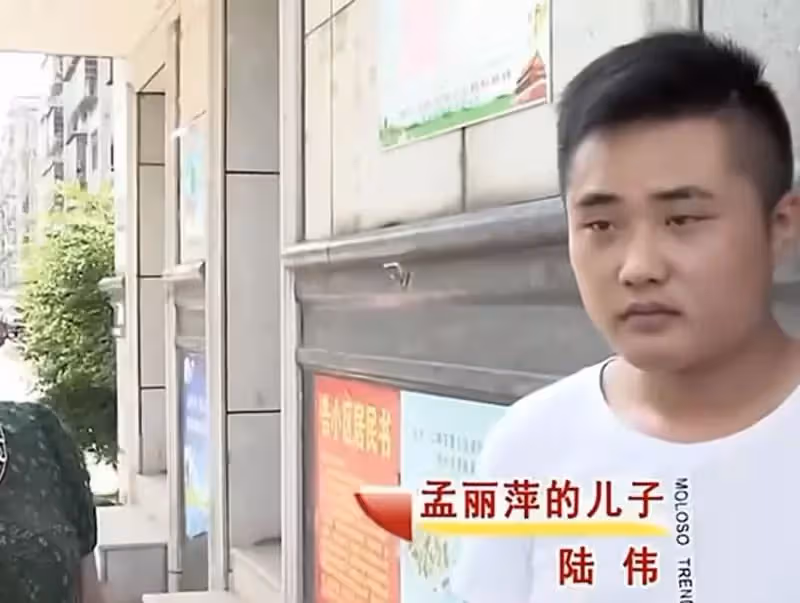18歲兒媳生下女兒，41歲大姐當上奶奶，年紀輕輕抱孫，她卻一直悶悶不樂
