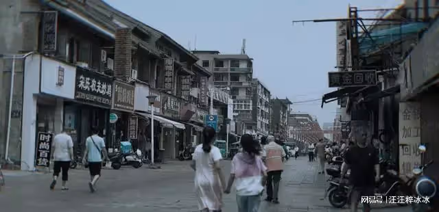 校區房，舅家孩子中高考免費住五年，孩子結婚我舅讓我低價賣給她