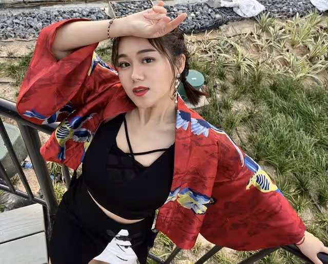 遺憾!香港知名女星與學霸丈夫離婚,多次被婆婆吐槽衣著太暴露