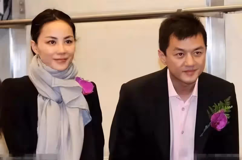 「老來得子」李亞鵬:50歲又生小兒子,一張照片牽出王菲秘密協議
