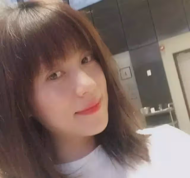 51歲《金枝欲孽》張可頤近照曝光,膚白貌美逆天凍齡,狀態大好,為事業兩度拒嫁億萬富豪,直言:享受單身