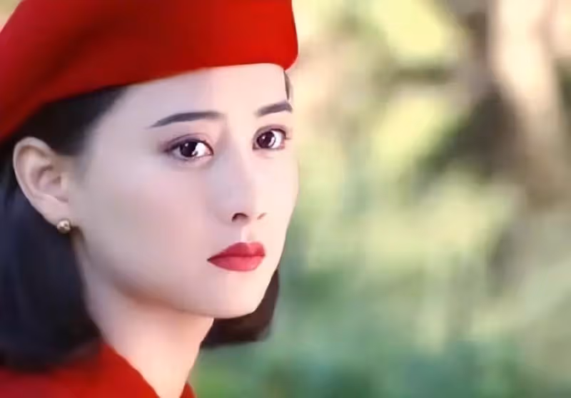 年輕時美的驚為天人,然而花期卻很短,顏值很快就坍塌的6位明星