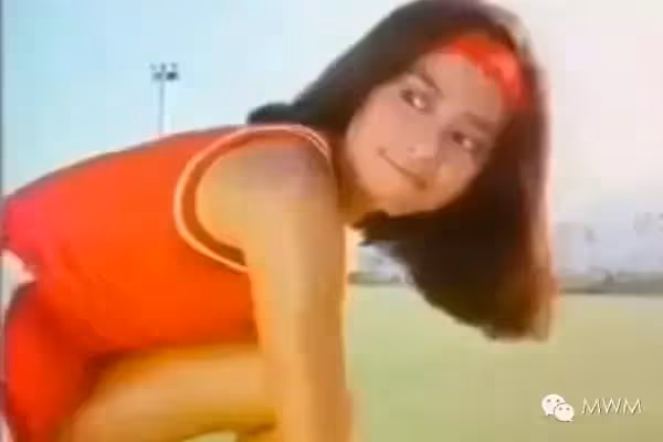 58歲「鍾楚紅」素顏照曝光,滿臉皺紋卻拒不整容,堅持優雅老去!丈夫走後不再嫁!