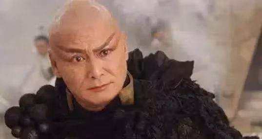 65歲劉家輝癱瘓在床,妻子捲走財產,劉德華成龍探望時淚流滿面,網友:養兒不如養自己