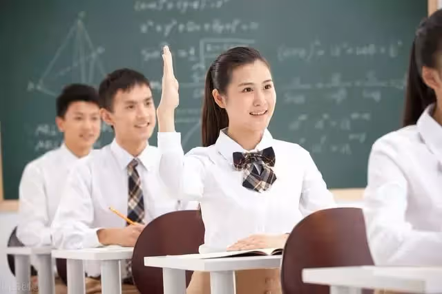 為了一套房,那年26歲的我娶了32歲的女客戶,沒想竟成了一段佳話