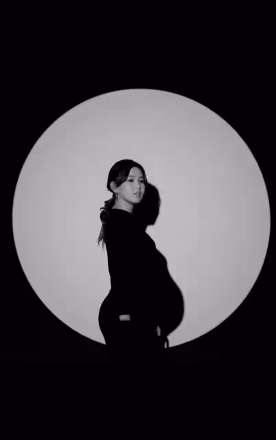 一索得男！29歲知名星二代曬幸福曲線，媽媽是第一版韋小寶扮演者