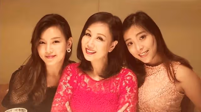 一索得男！29歲知名星二代曬幸福曲線，媽媽是第一版韋小寶扮演者