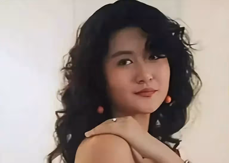 5位女星「一脫成名」，美艷背後，有人終身未婚，還有人選擇自我了結