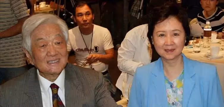 84歲瓊瑤近況曝光，將居住30年的25億豪宅「可園」改建成電梯大樓,感謝粉絲禮物，兒孫滿堂生活幸福