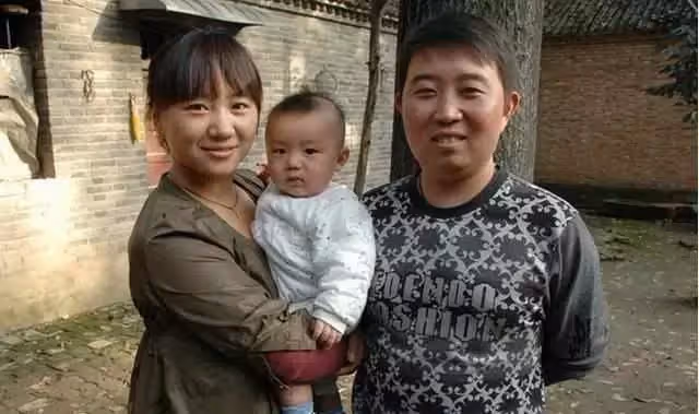 我生兩兒子，婆家兩套房都給小叔子，半年後回婆家，我笑出眼淚