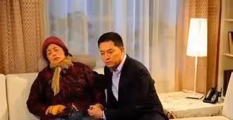 我生兩兒子，婆家兩套房都給小叔子，半年後回婆家，我笑出眼淚