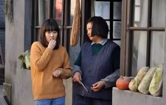 小舅子買房，岳父母讓俺付首付，苦笑答應，刷卡時岳母落荒而逃