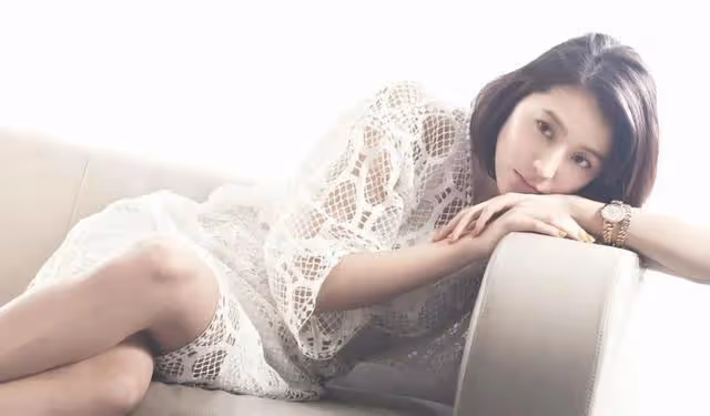 日本國寶級女神,拿下影視獎大滿貫,她的那一雙美腿究竟有多絕?
