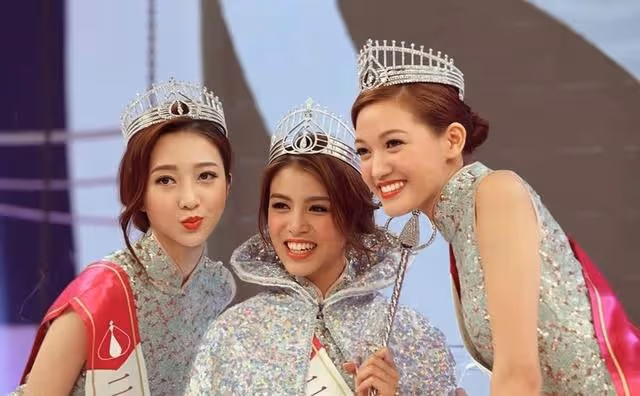 大熱倒灶！知名港姐冠軍再戰選美比賽三甲不入，帥氣男友全程陪賽