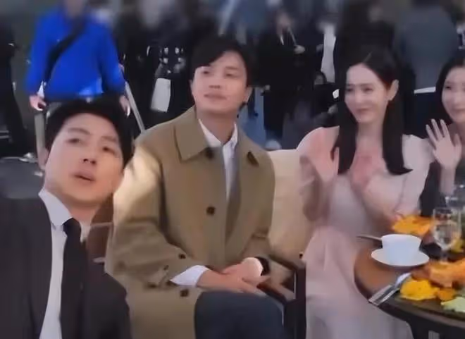 玄彬孫藝珍婚後立刻復工:女方跟孔劉同框自拍,玄彬投入廣告拍攝