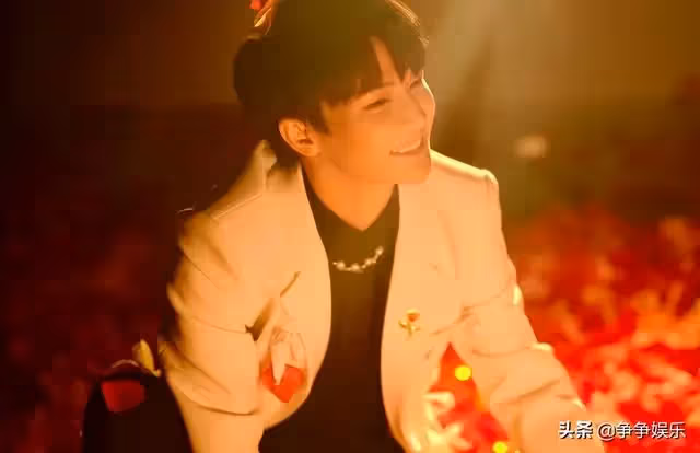 周深用作品證明翻唱同樣有意義，《玫瑰少年》唱出全新境界