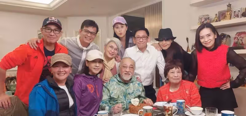 廖啟智去世1年，妻子陳敏兒終於停掉其手機，但每天仍回蕩著不舍