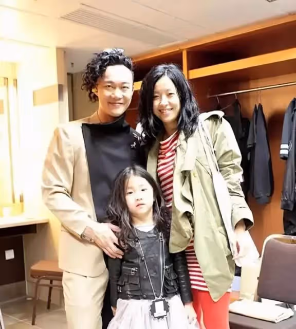 香港6大歌王的孩子，陳奕迅女兒美貌逆襲，許冠傑兒子患癌暴瘦