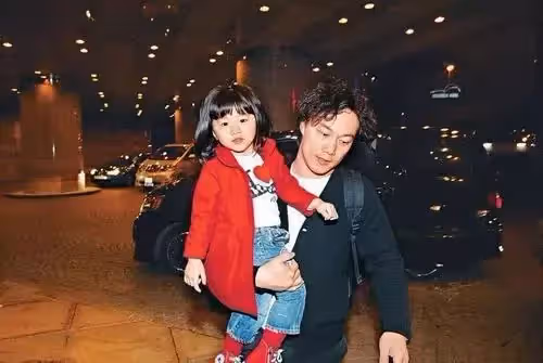 香港6大歌王的孩子，陳奕迅女兒美貌逆襲，許冠傑兒子患癌暴瘦