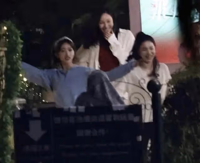 芒果台真會搞事,浪三姐姐們一看就不好惹,還沒開始已分兩大幫派