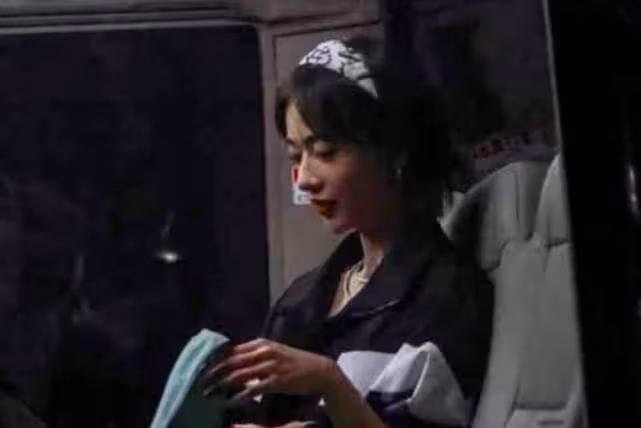芒果台真會搞事,浪三姐姐們一看就不好惹,還沒開始已分兩大幫派