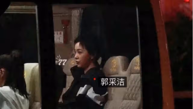 芒果台真會搞事，浪三姐姐們一看就不好惹，還沒開始已分兩大幫派