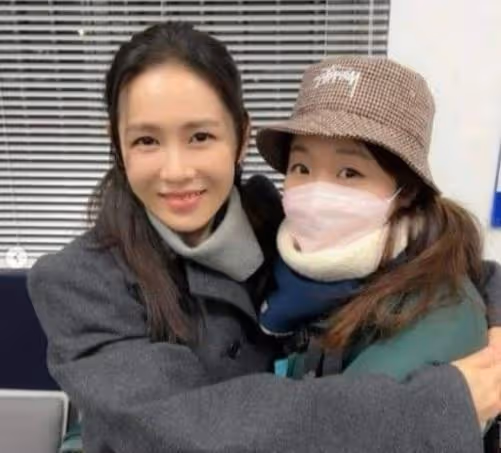 孫藝珍婚後首次露面,素顏入鏡狀態超好,臉上洋溢幸福的笑容