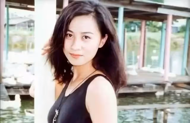 身價36億膝下無子!54歲劉嘉玲把「侄子當兒子」送百萬豪車當畢業禮 「姑侄合照似母子」或成財產繼承人
