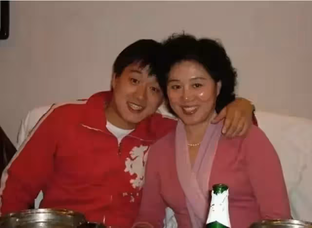 「久病床前無孝子。」男星6歲一夜長大「照顧植物人爸爸」創造了一個奇蹟,昏迷了21年的他,終於醒了。 »