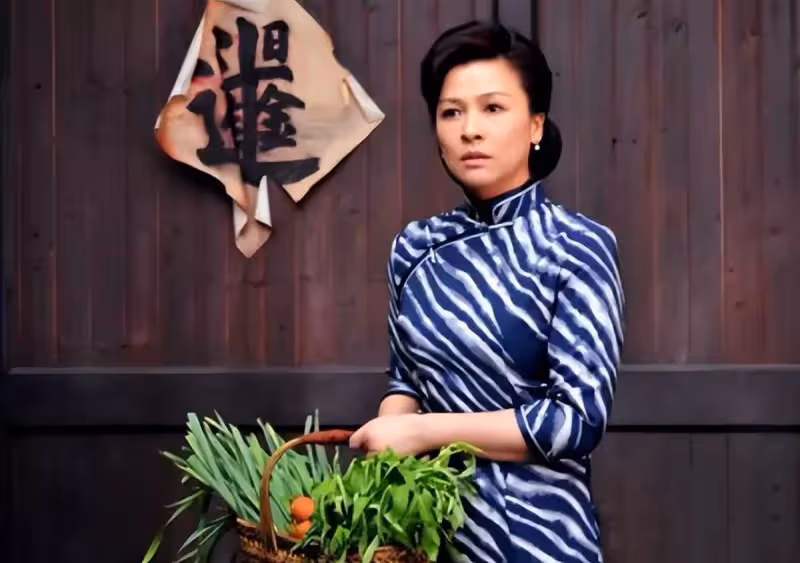 48歲蘇瑾近況,當紅時遠嫁國外卻失婚收場,單身多年已低調復出