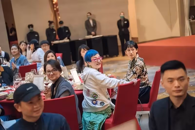 Selina罕談難忘燒傷疤痕！感謝男友治癒她，曾把傷痕比喻「美人魚的魚鱗」：愛情讓她找回了自己